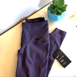 ✔️NWT, Nike Zonal Strength Leggings/Running Tights